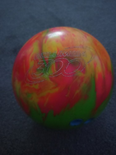 Columbia c300 bowling ball - columbia,