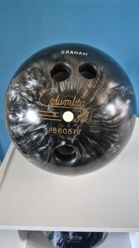 Columbia 300 bowling ball 14lb - columbia,