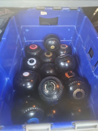 Lawn bowling balls - bowling,