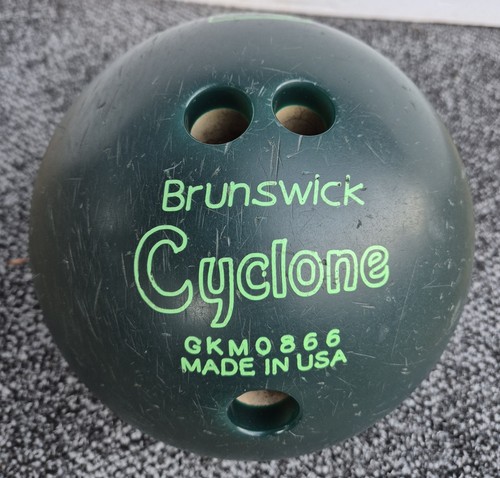 Brunswick cyclone bowling ball - cyclone,